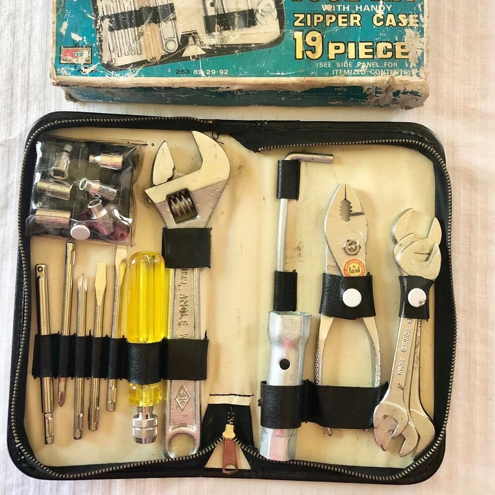 Vintage Metric Automotive Complete 19pc Automotive Tool Kit W/ Zipper Case